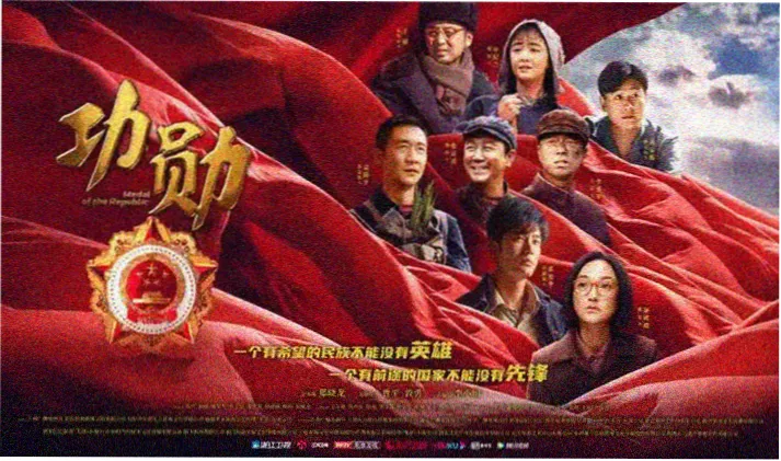 灯串剧场本期主视觉：市集摊位灯串下的日剧在线观看高清版电视剧专题横幅